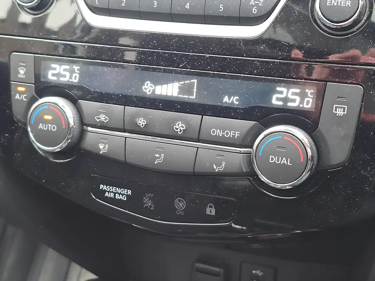 Used 2016 Nissan X-Trail Acenta Grey - Interior and Exterior details 13