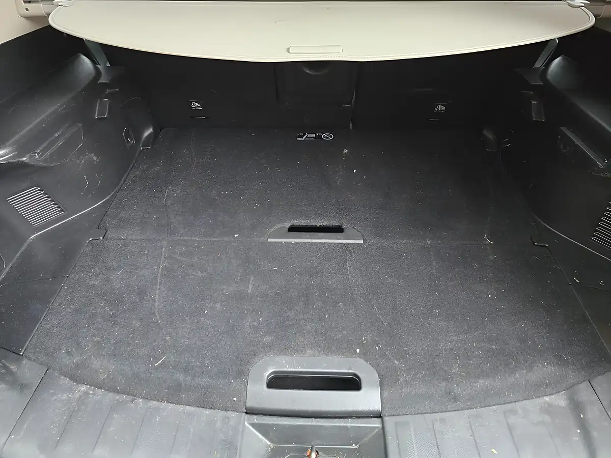 Used 2016 Nissan X-Trail Acenta Grey - Interior and Exterior details 18