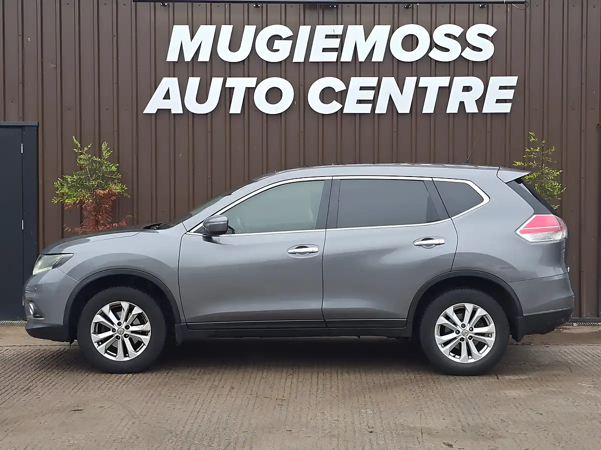 Used 2016 Nissan X-Trail Acenta Grey - Interior and Exterior details 4