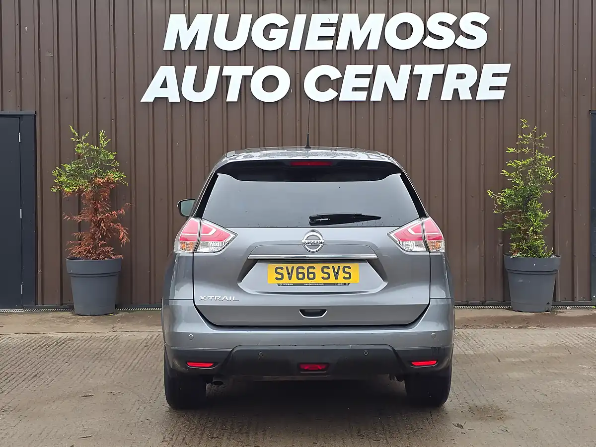 Used 2016 Nissan X-Trail Acenta Grey - Interior and Exterior details 5