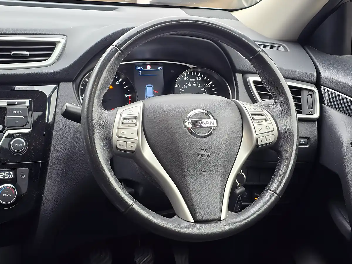 Used 2016 Nissan X-Trail Acenta Grey - Interior and Exterior details 9