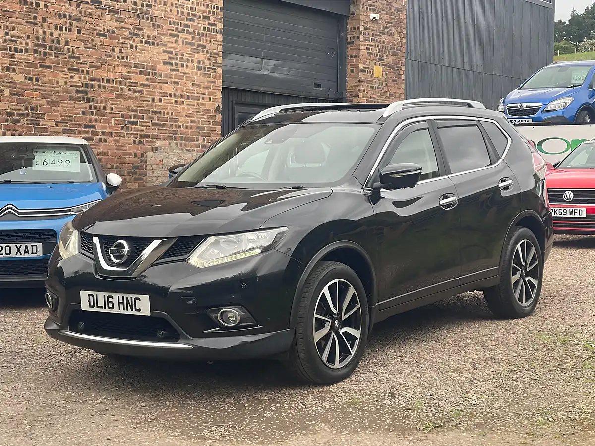 Used 2016 Nissan X-Trail N-Tec Black - Front View