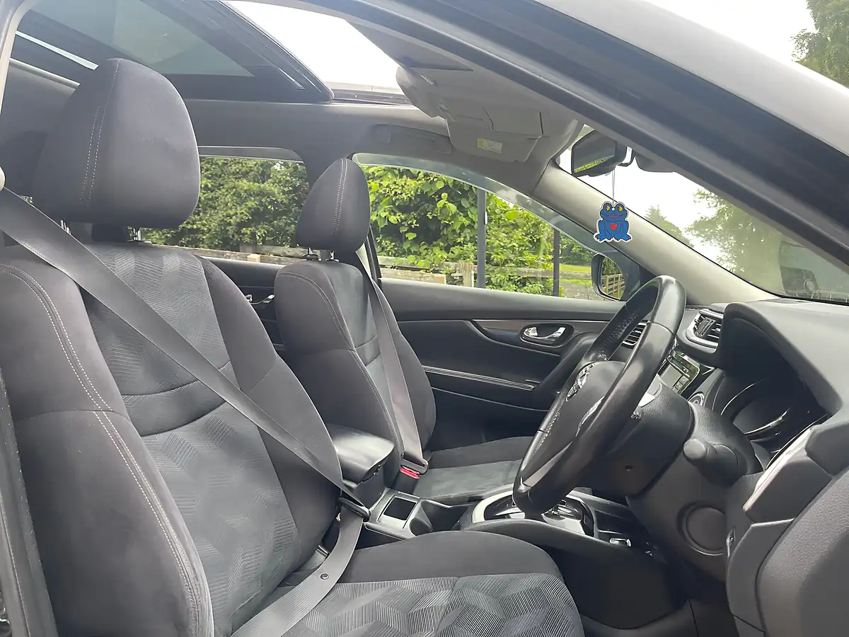 Used 2016 Nissan X-Trail N-Tec Black - Interior and Exterior details 6