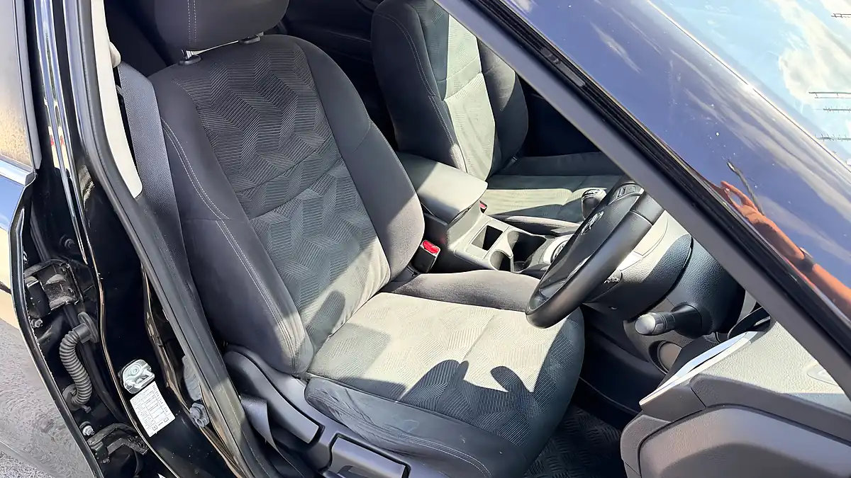 Used 2016 Nissan X-Trail N-Tec Black - Interior and Exterior details 11