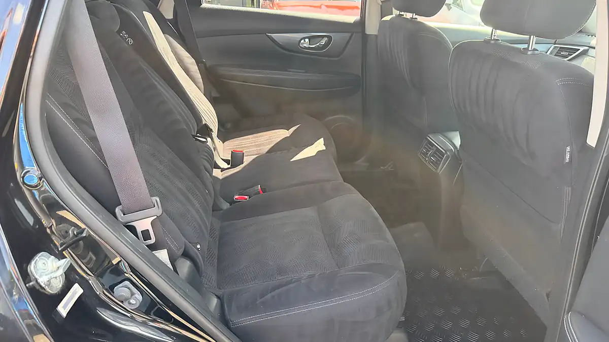 Used 2016 Nissan X-Trail N-Tec Black - Interior and Exterior details 13