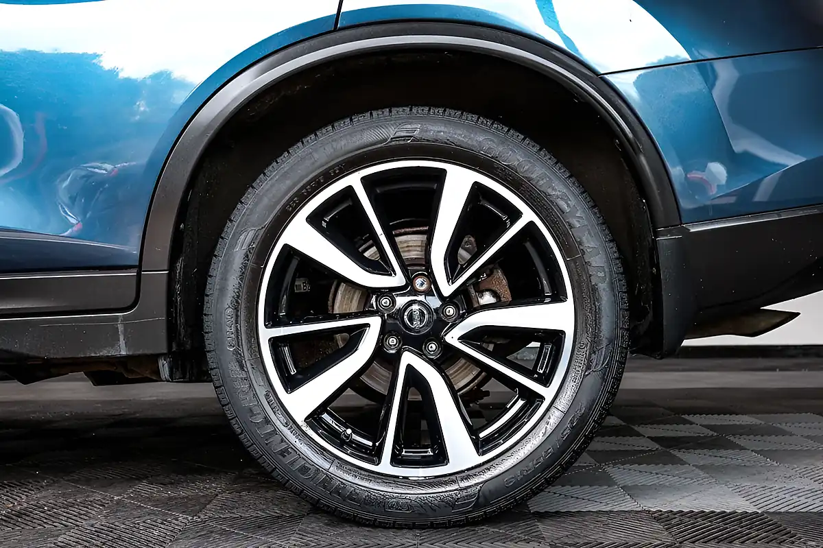 Used 2016 Nissan X-Trail N-Tec Blue - Interior and Exterior details 17