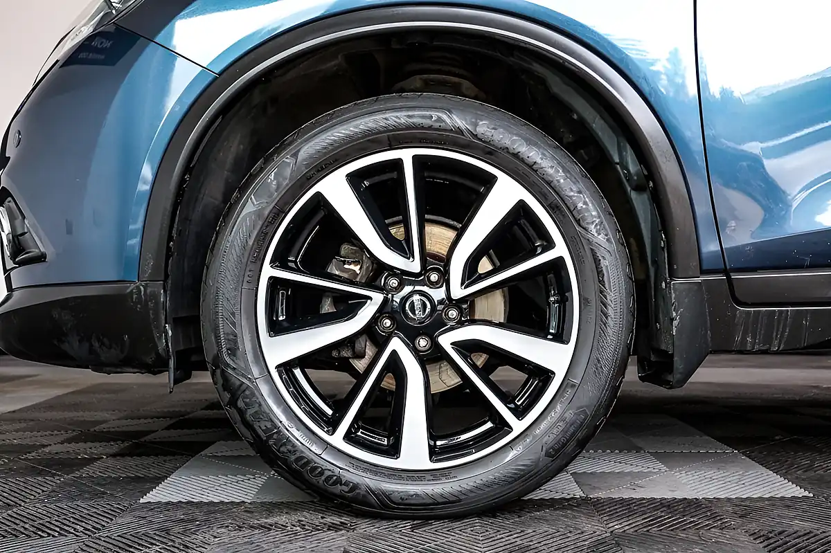 Used 2016 Nissan X-Trail N-Tec Blue - Interior and Exterior details 18