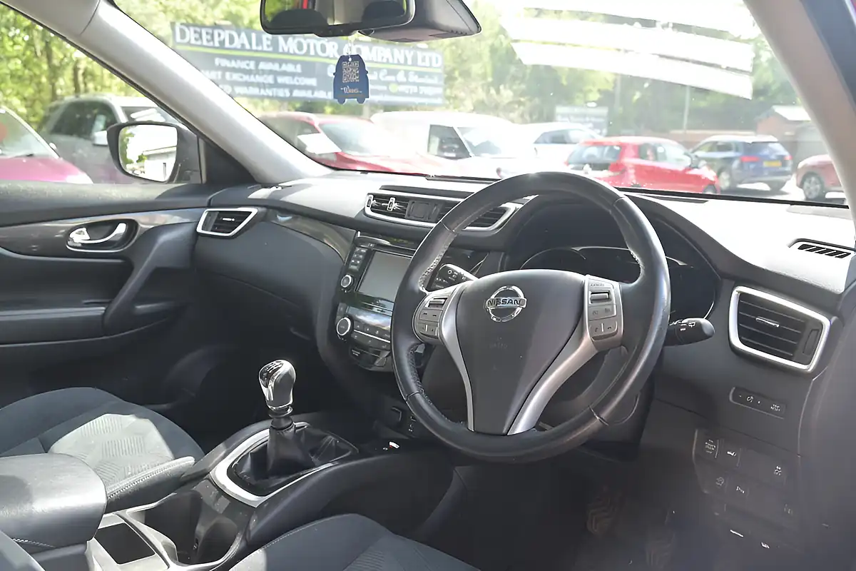 Used 2016 Nissan X-Trail N-Tec Chilli Pepper Red - Interior and Exterior details 10