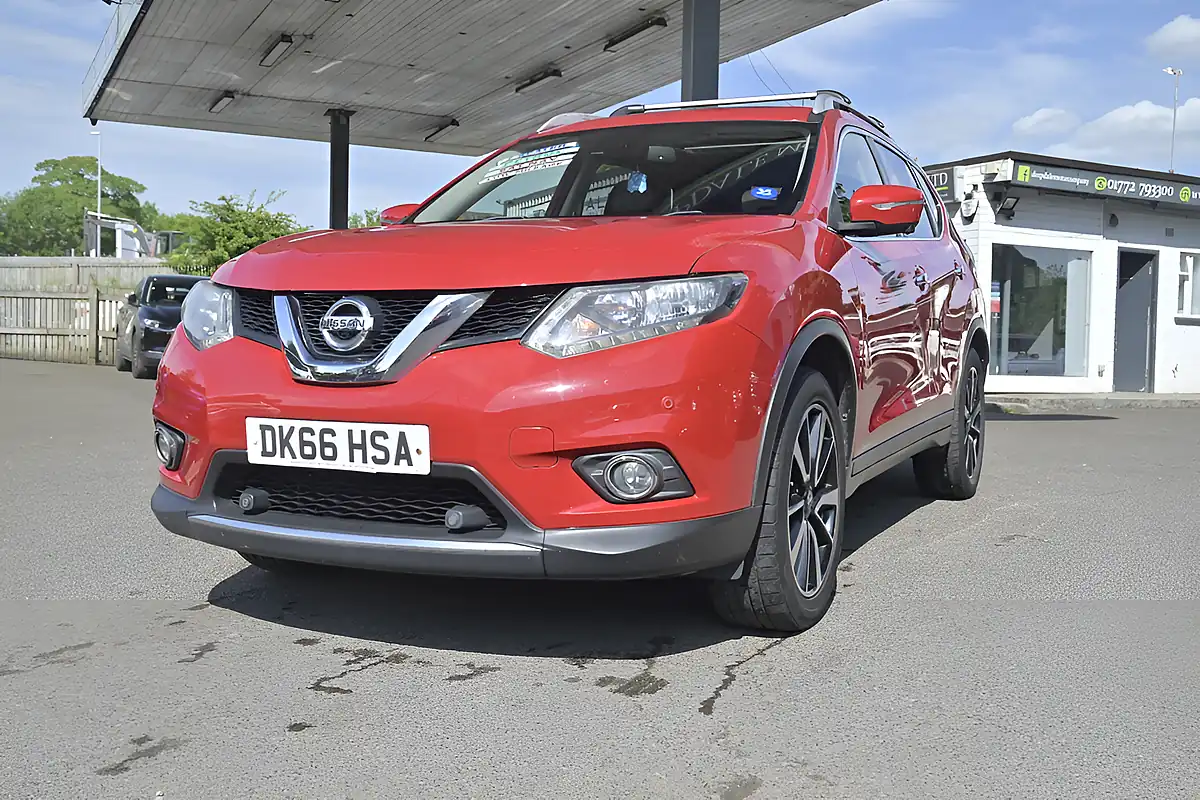 Used 2016 Nissan X-Trail N-Tec Chilli Pepper Red - Interior and Exterior details 3