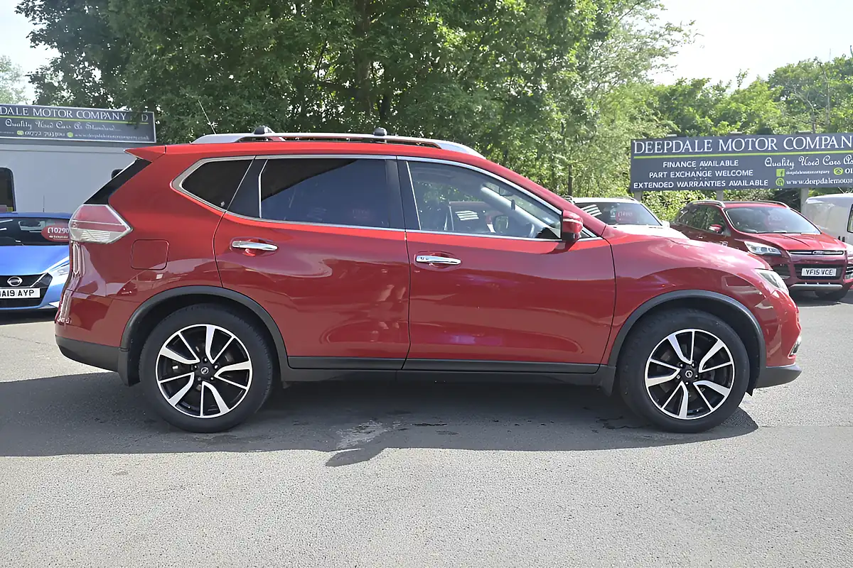 Used 2016 Nissan X-Trail N-Tec Chilli Pepper Red - Interior and Exterior details 8