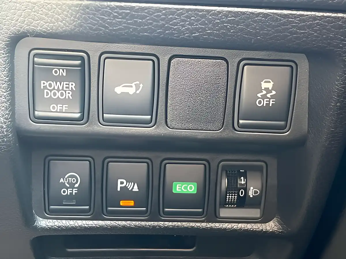 Used 2016 Nissan X-Trail N-Tec Ebisu Black - Interior and Exterior details 14