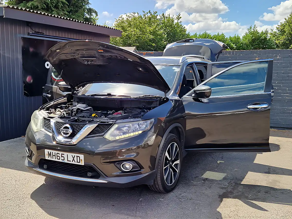 Used 2016 Nissan X-Trail N-Tec Green - Interior and Exterior details 10