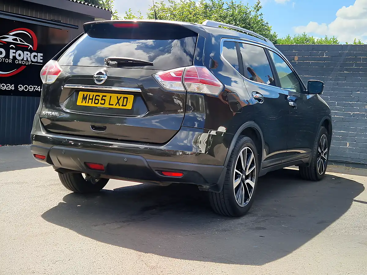 Used 2016 Nissan X-Trail N-Tec Green - Interior and Exterior details 13