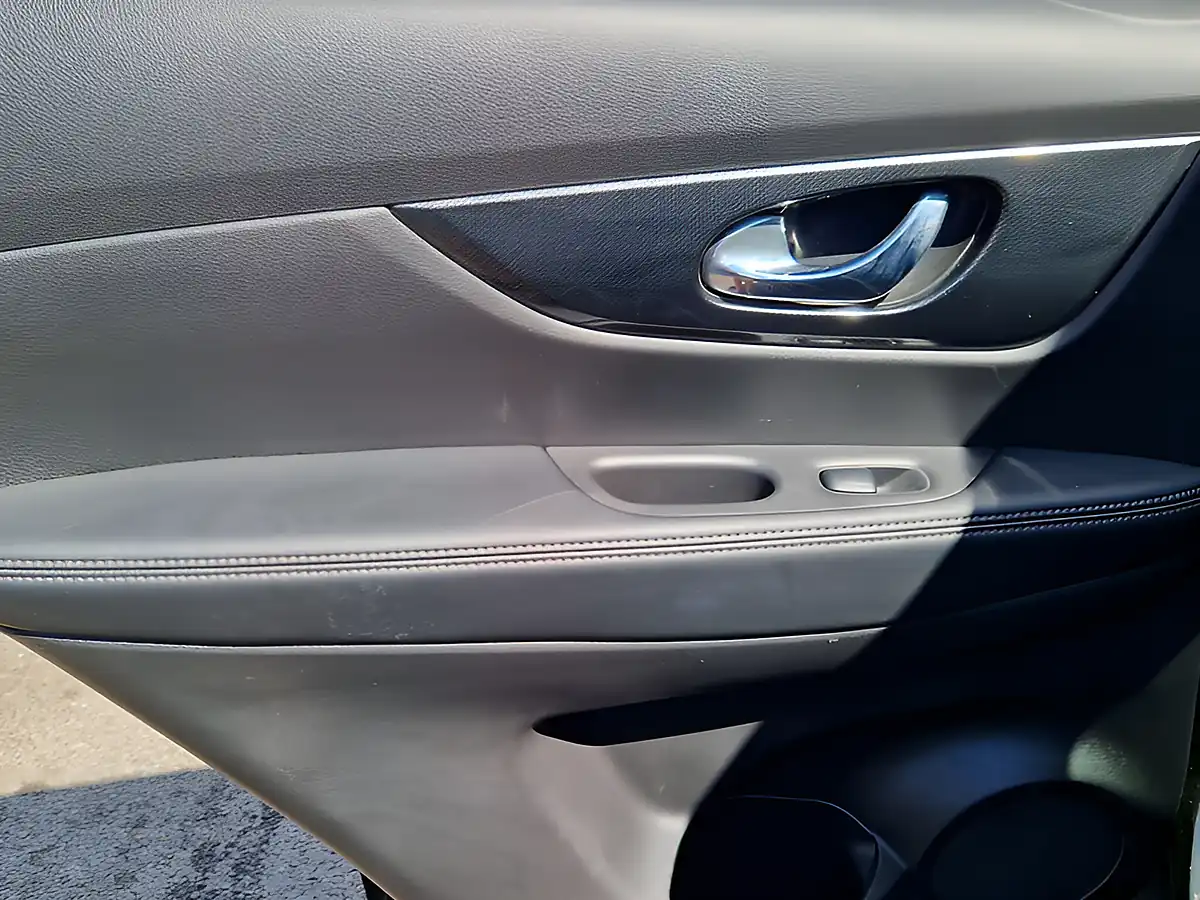 Used 2016 Nissan X-Trail N-Tec Green - Interior and Exterior details 17