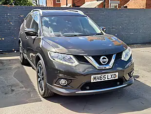 Used 2016 Nissan X-Trail N-Tec Green - Interior and Exterior details 3