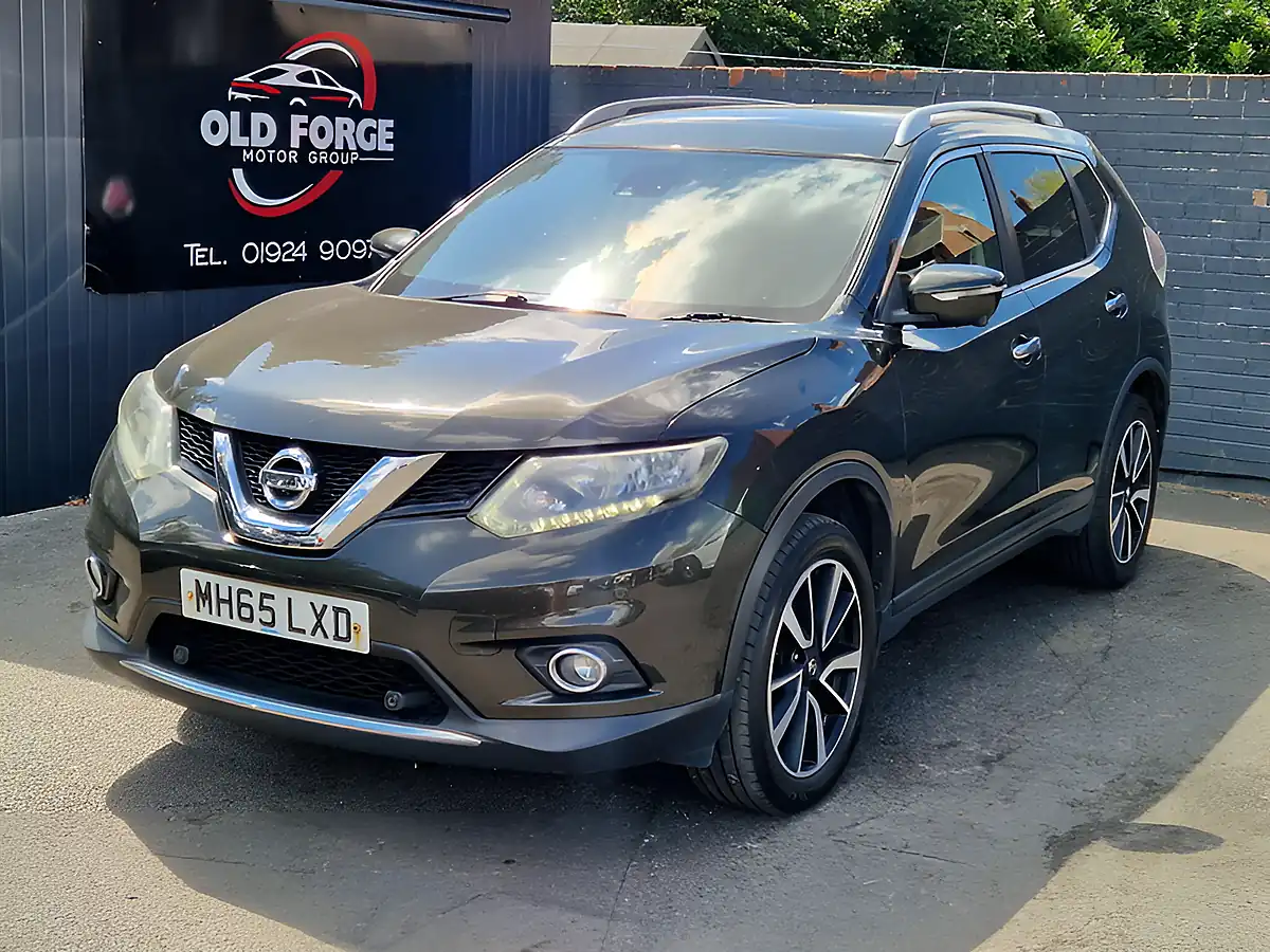 Used 2016 Nissan X-Trail N-Tec Green - Interior and Exterior details 5