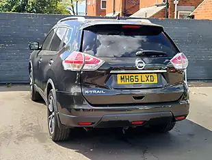Used 2016 Nissan X-Trail N-Tec Green - Interior and Exterior details 8