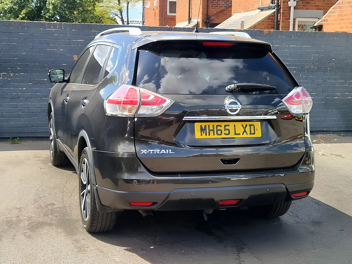 Used 2016 Nissan X-Trail N-Tec Green - Interior and Exterior details 8