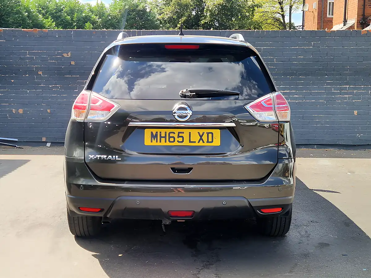 Used 2016 Nissan X-Trail N-Tec Green - Interior and Exterior details 9