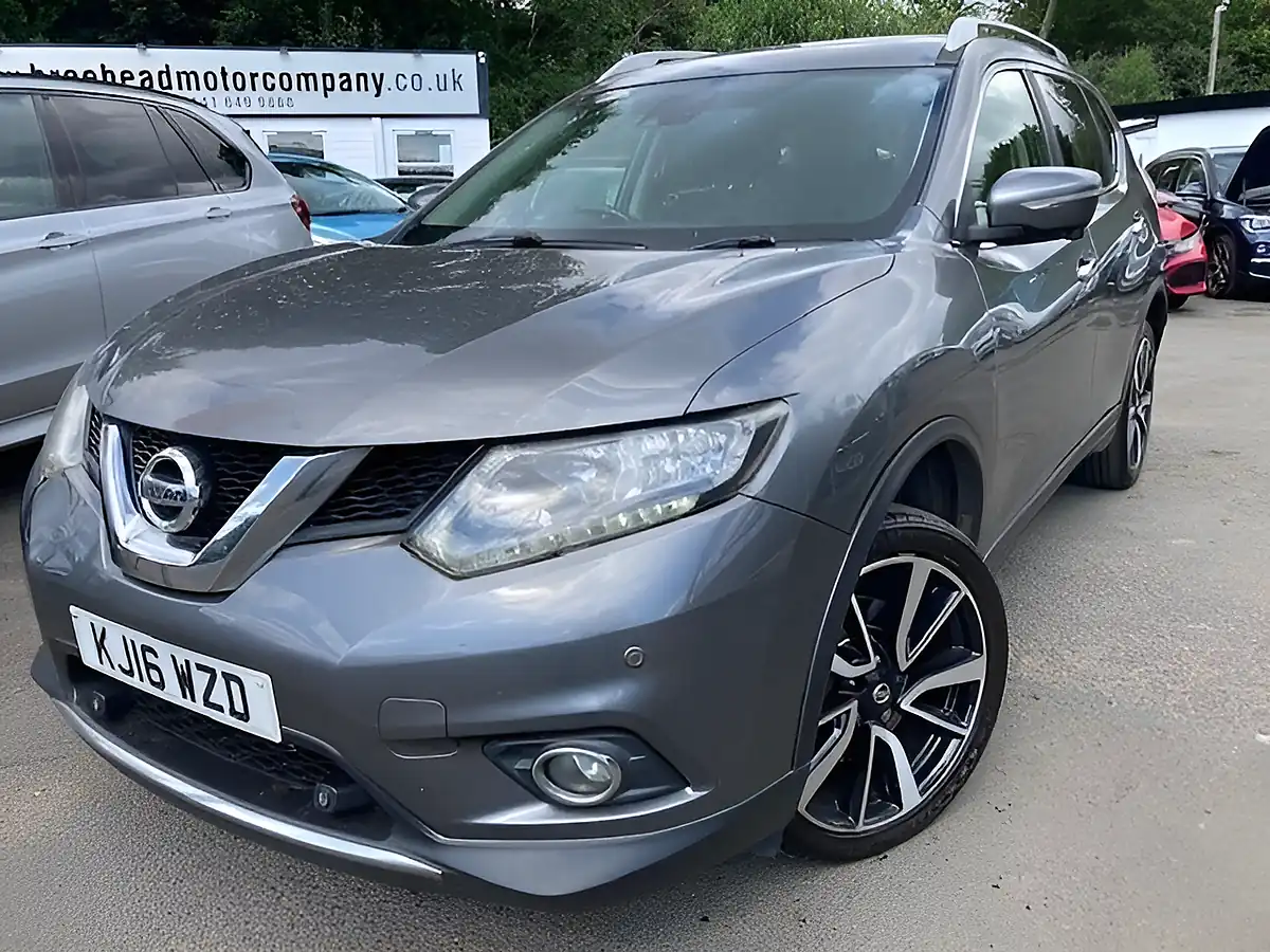 Used 2016 Nissan X-Trail N-Tec Grey - Front View