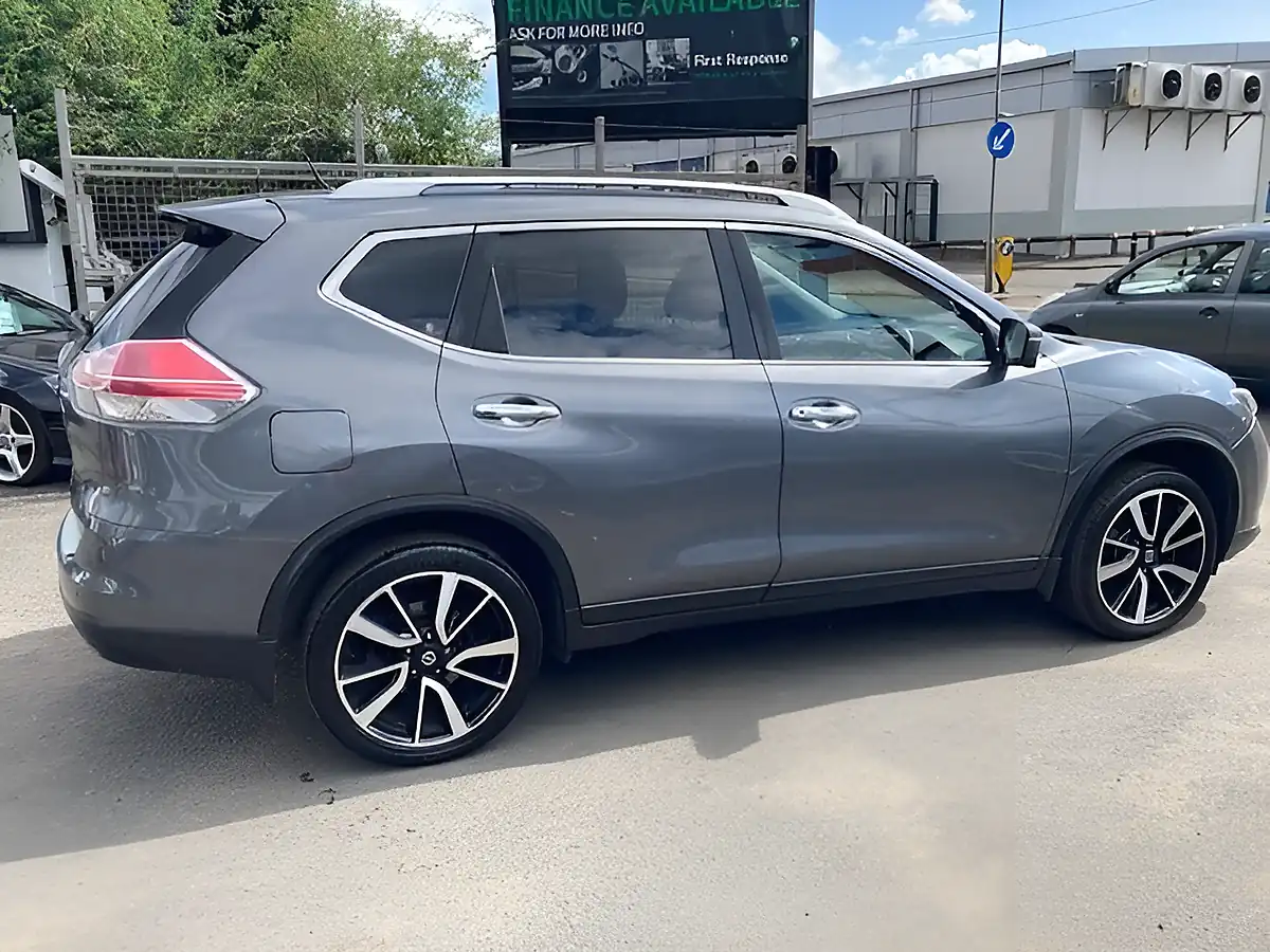 Used 2016 Nissan X-Trail N-Tec Grey - Interior and Exterior details 4