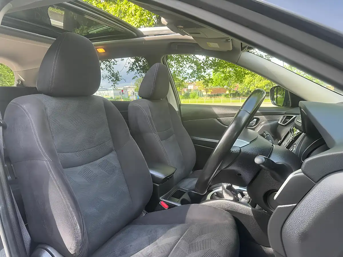 Used 2016 Nissan X-Trail N-Tec Grey - Interior and Exterior details 15