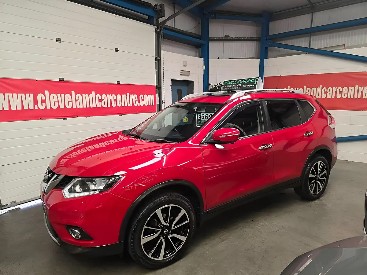 Used 2016 Nissan X-Trail N-Tec Red - Front View