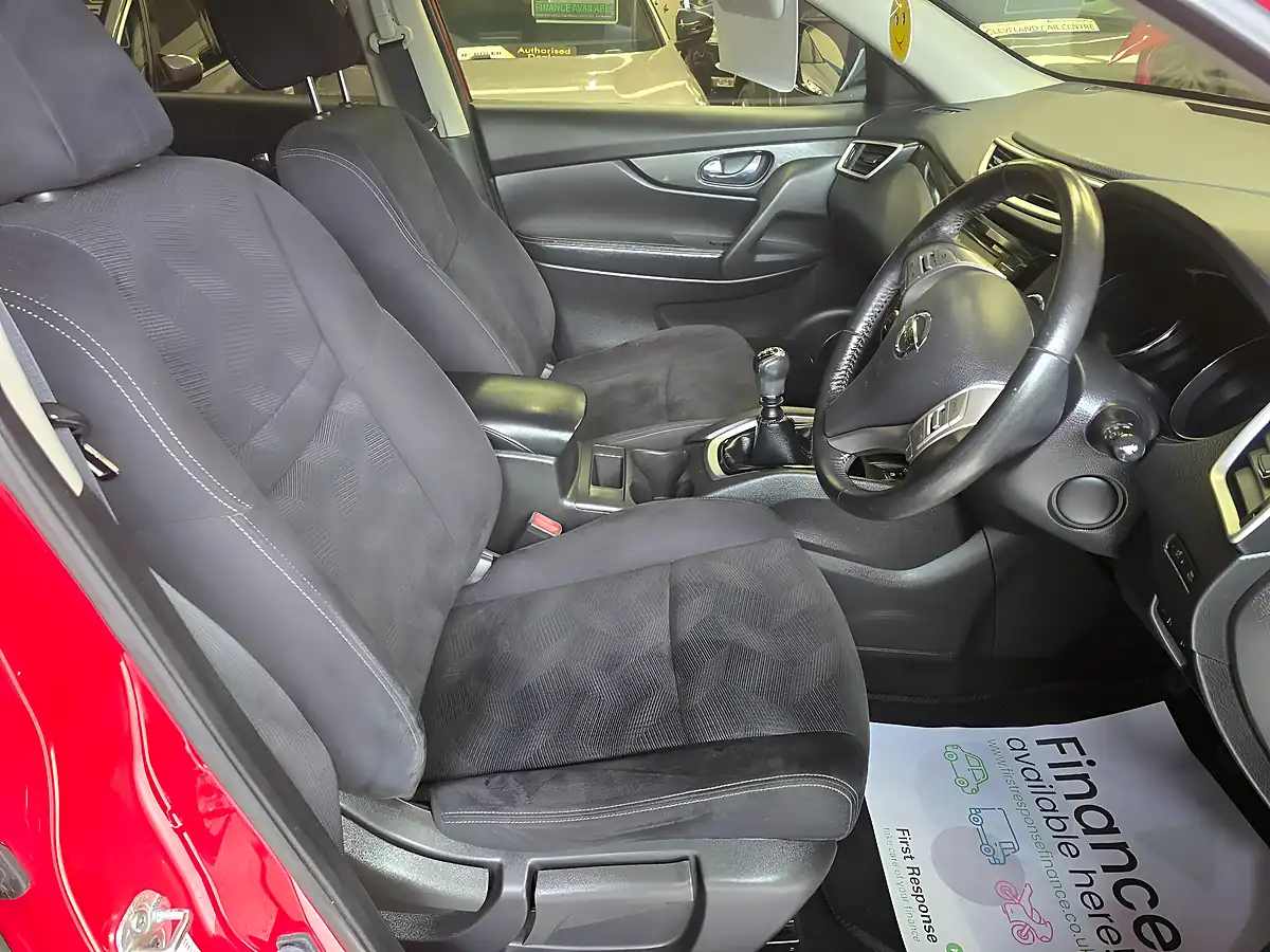 Used 2016 Nissan X-Trail N-Tec Red - Interior and Exterior details 10