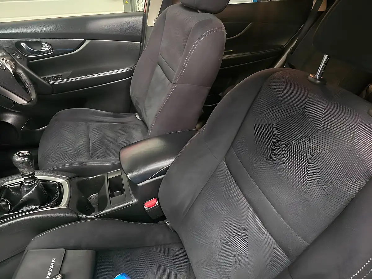 Used 2016 Nissan X-Trail N-Tec Red - Interior and Exterior details 19