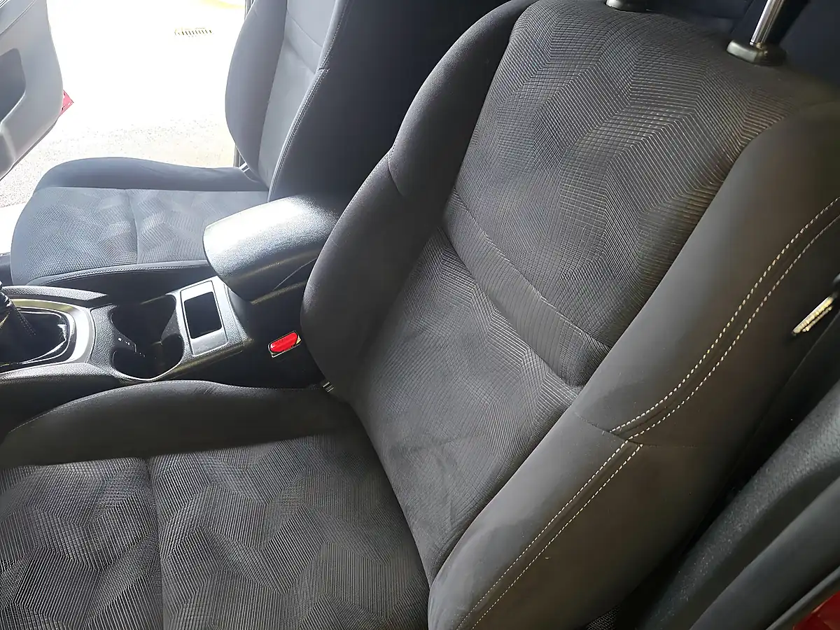 Used 2016 Nissan X-Trail N-Tec Red - Interior and Exterior details 2