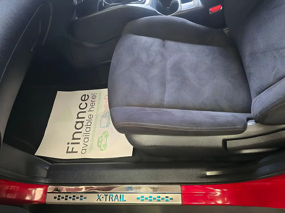 Used 2016 Nissan X-Trail N-Tec Red - Interior and Exterior details 5