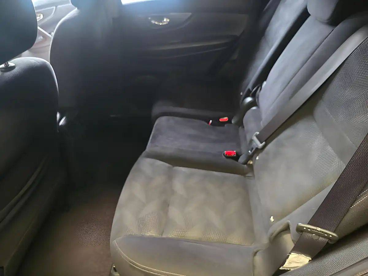 Used 2016 Nissan X-Trail N-Tec Red - Interior and Exterior details 6