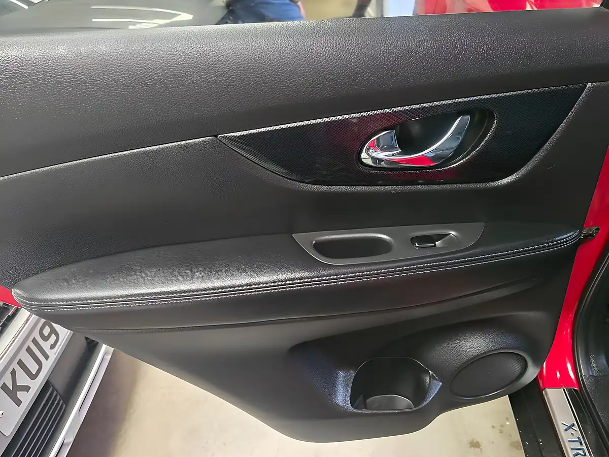 Used 2016 Nissan X-Trail N-Tec Red - Interior and Exterior details 7