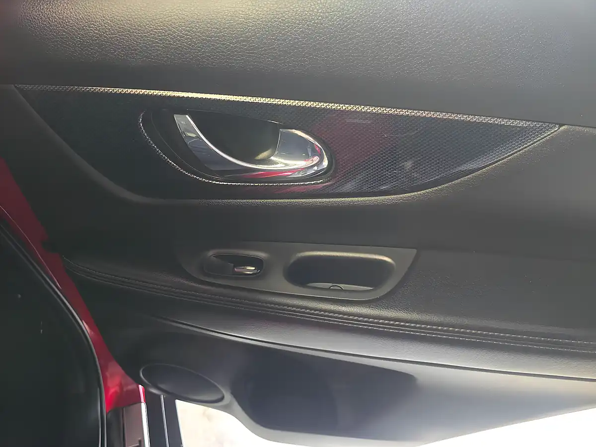 Used 2016 Nissan X-Trail N-Tec Red - Interior and Exterior details 8