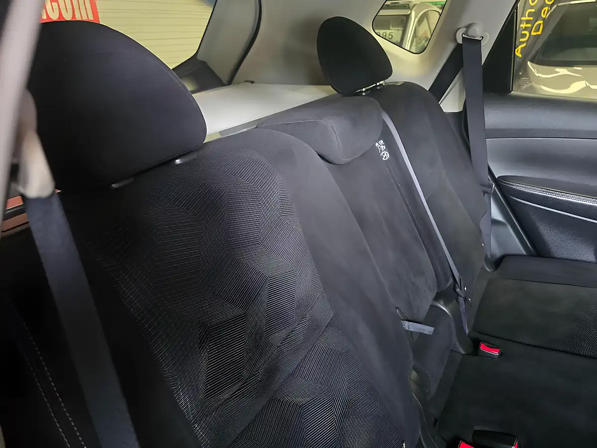Used 2016 Nissan X-Trail N-Tec Red - Interior and Exterior details 9