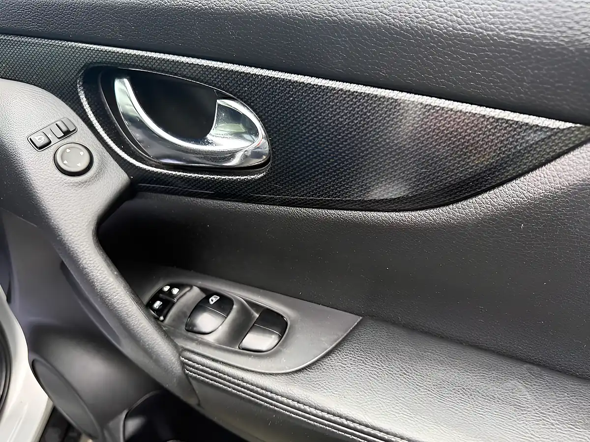 Used 2016 Nissan X-Trail N-Tec Silver - Interior and Exterior details 10