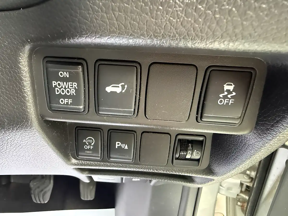Used 2016 Nissan X-Trail N-Tec Silver - Interior and Exterior details 11