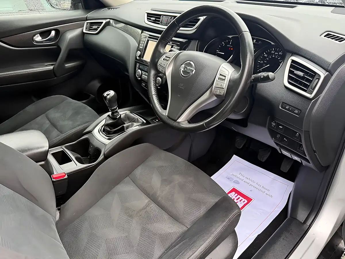 Used 2016 Nissan X-Trail N-Tec Silver - Interior and Exterior details 7
