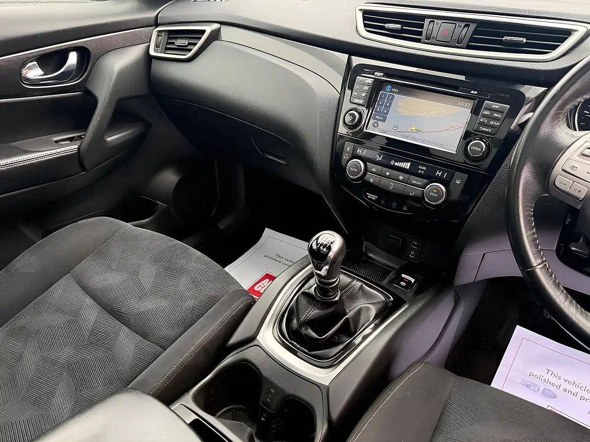 Used 2016 Nissan X-Trail N-Tec Silver - Interior and Exterior details 8