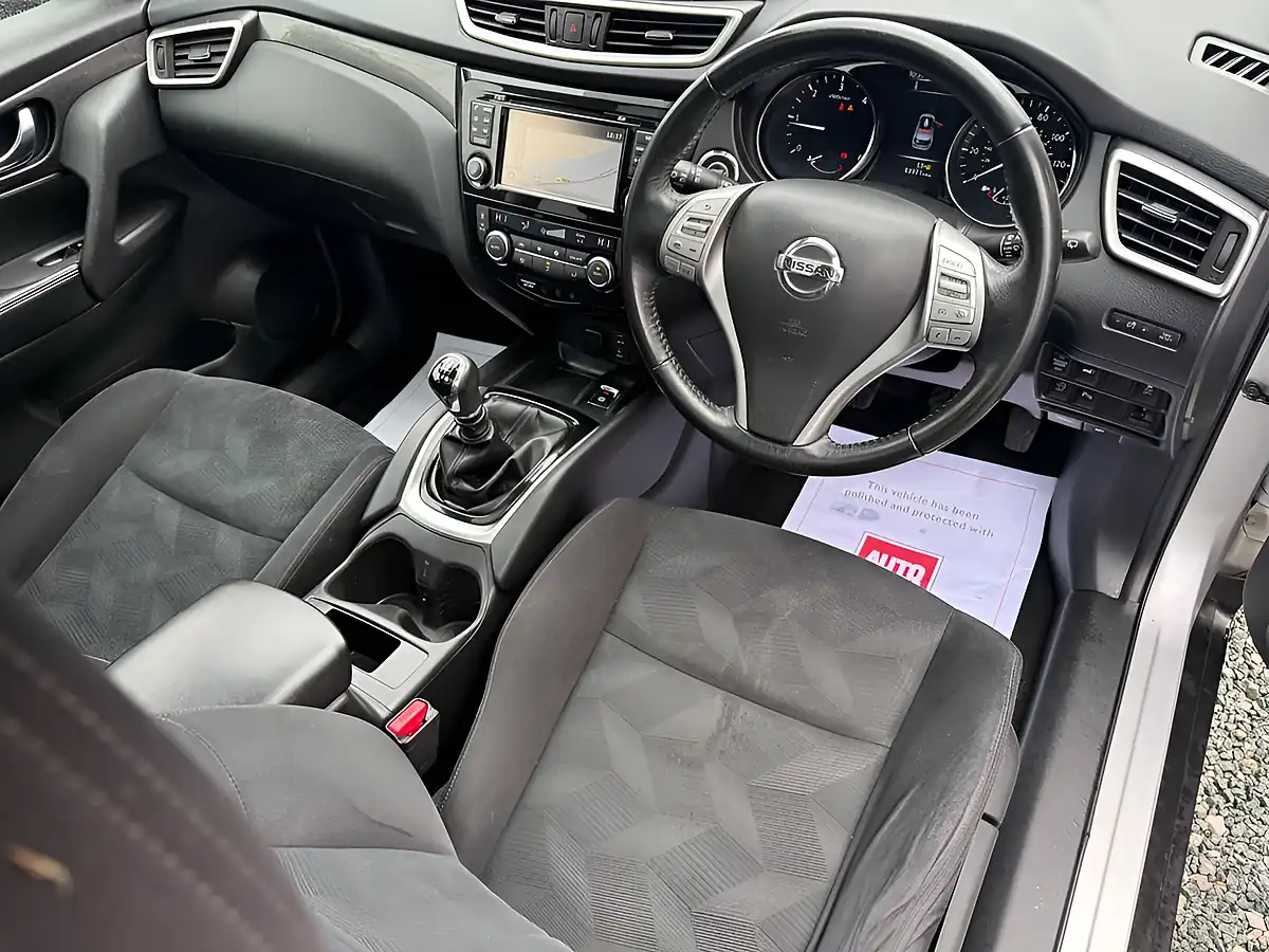 Used 2016 Nissan X-Trail N-Tec Silver - Interior and Exterior details 9