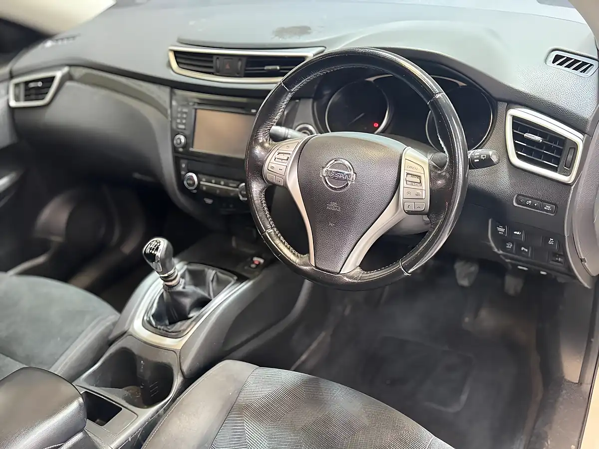 Used 2016 Nissan X-Trail N-Tec White - Interior and Exterior details 13
