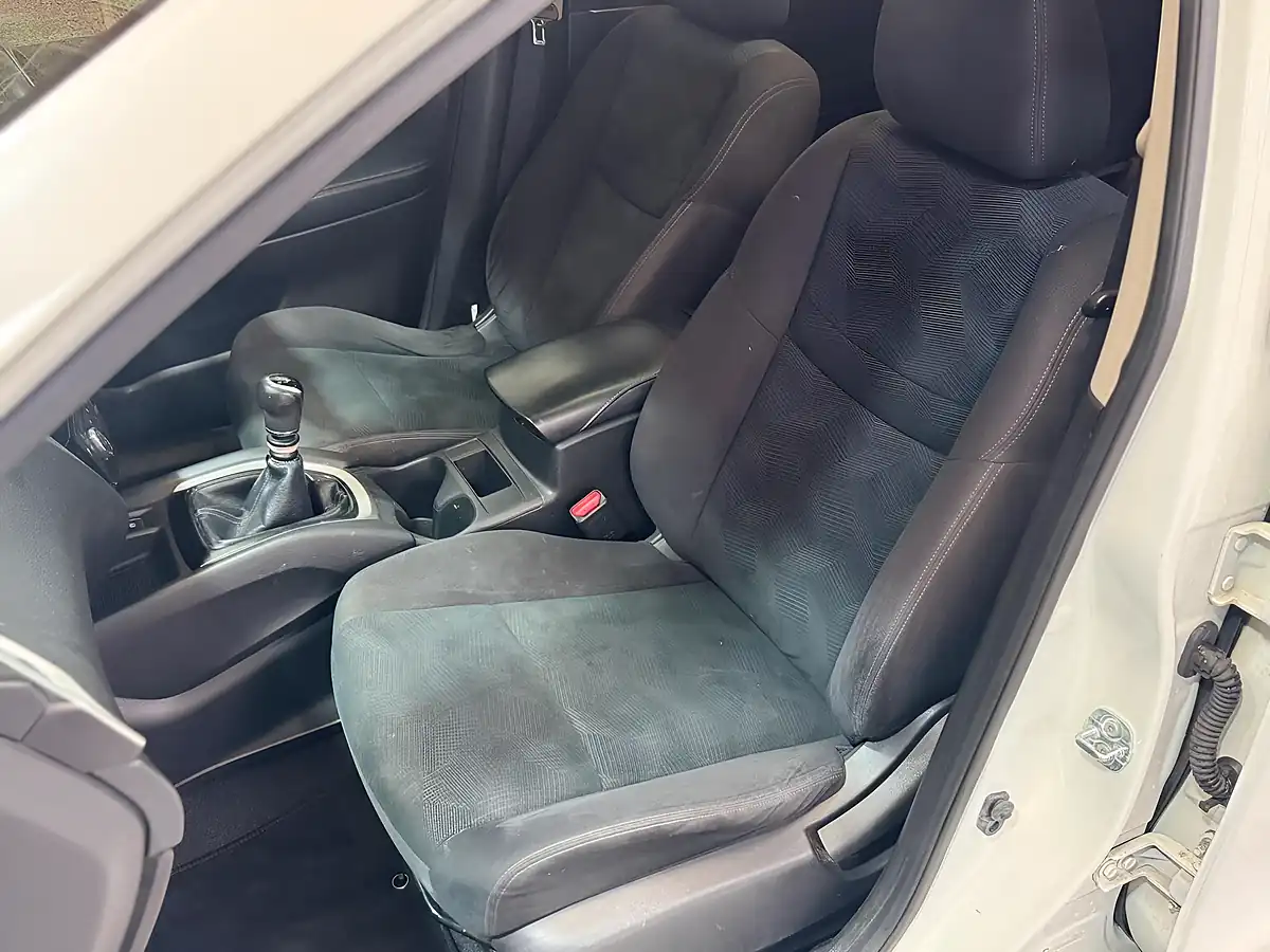 Used 2016 Nissan X-Trail N-Tec White - Interior and Exterior details 14