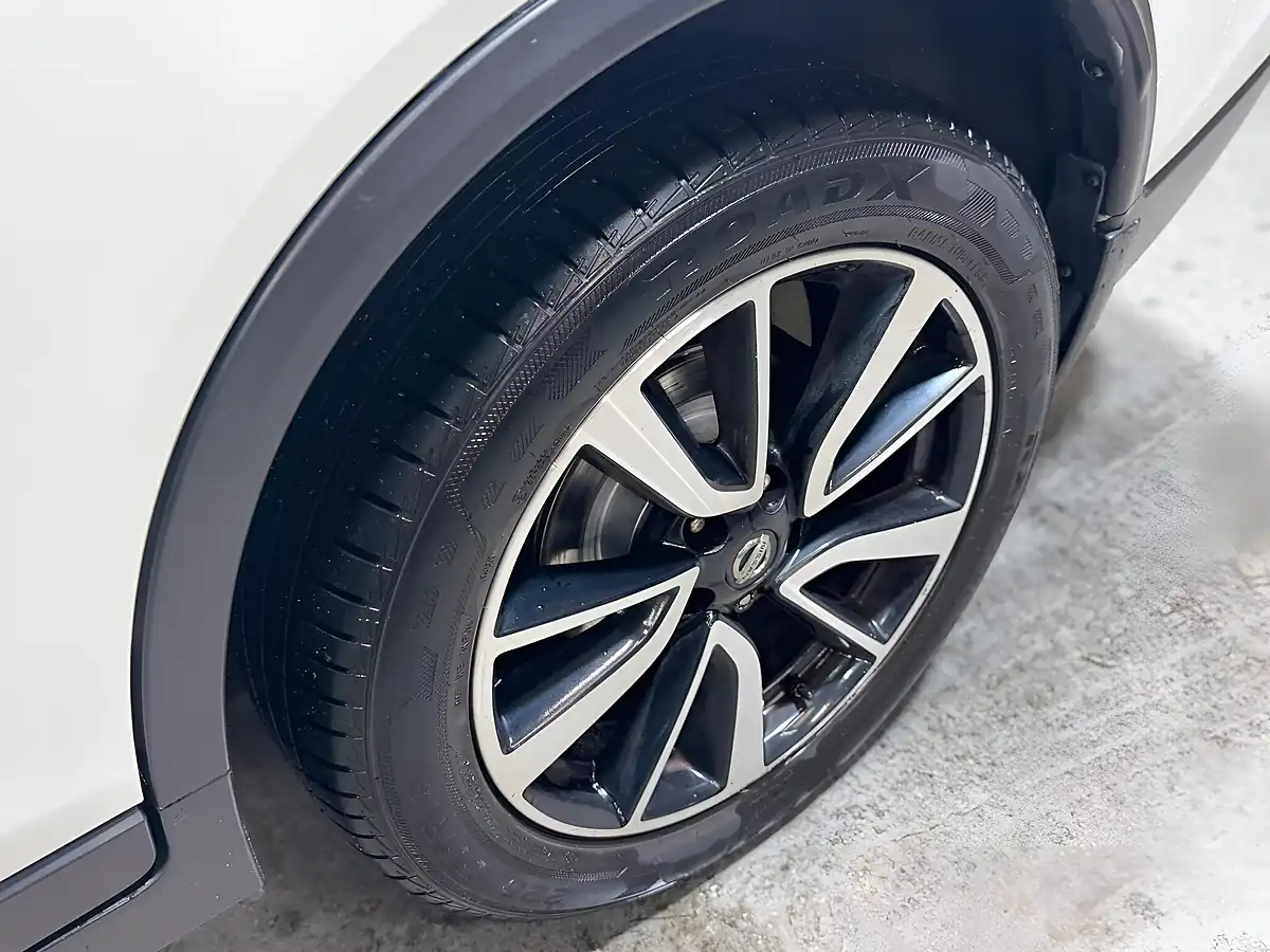 Used 2016 Nissan X-Trail N-Tec White - Interior and Exterior details 19