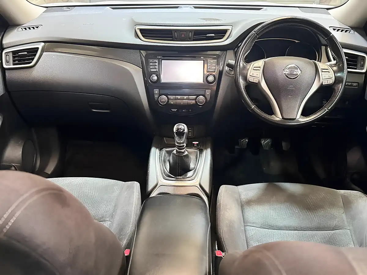 Used 2016 Nissan X-Trail N-Tec White - Interior and Exterior details 9