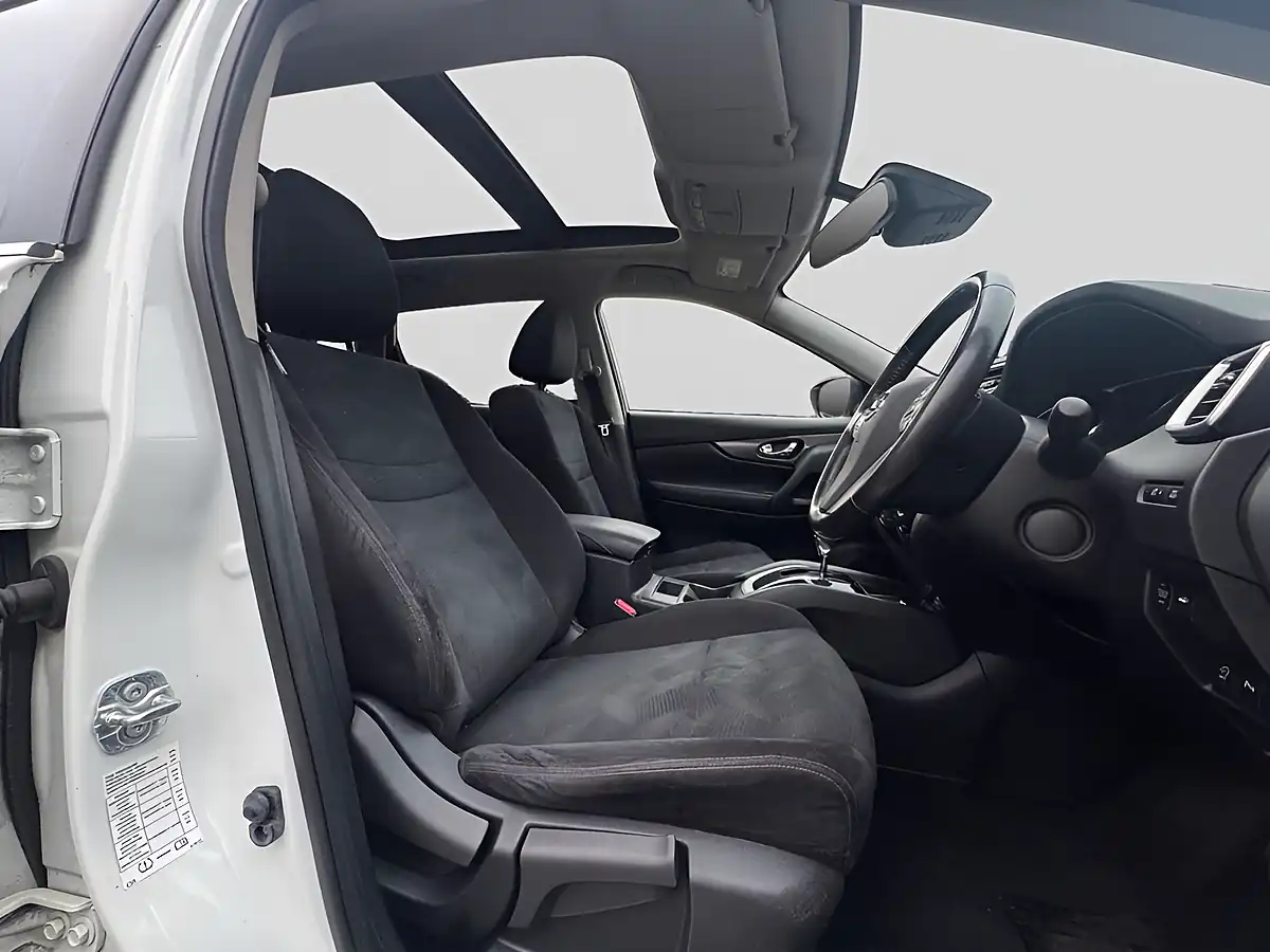 Used 2016 Nissan X-Trail N-Tec White - Interior and Exterior details 10
