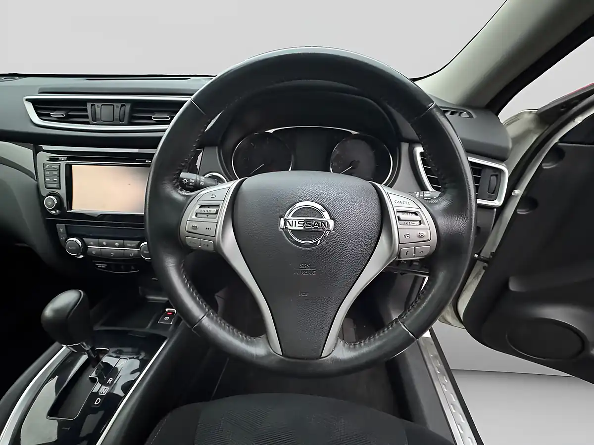Used 2016 Nissan X-Trail N-Tec White - Interior and Exterior details 11
