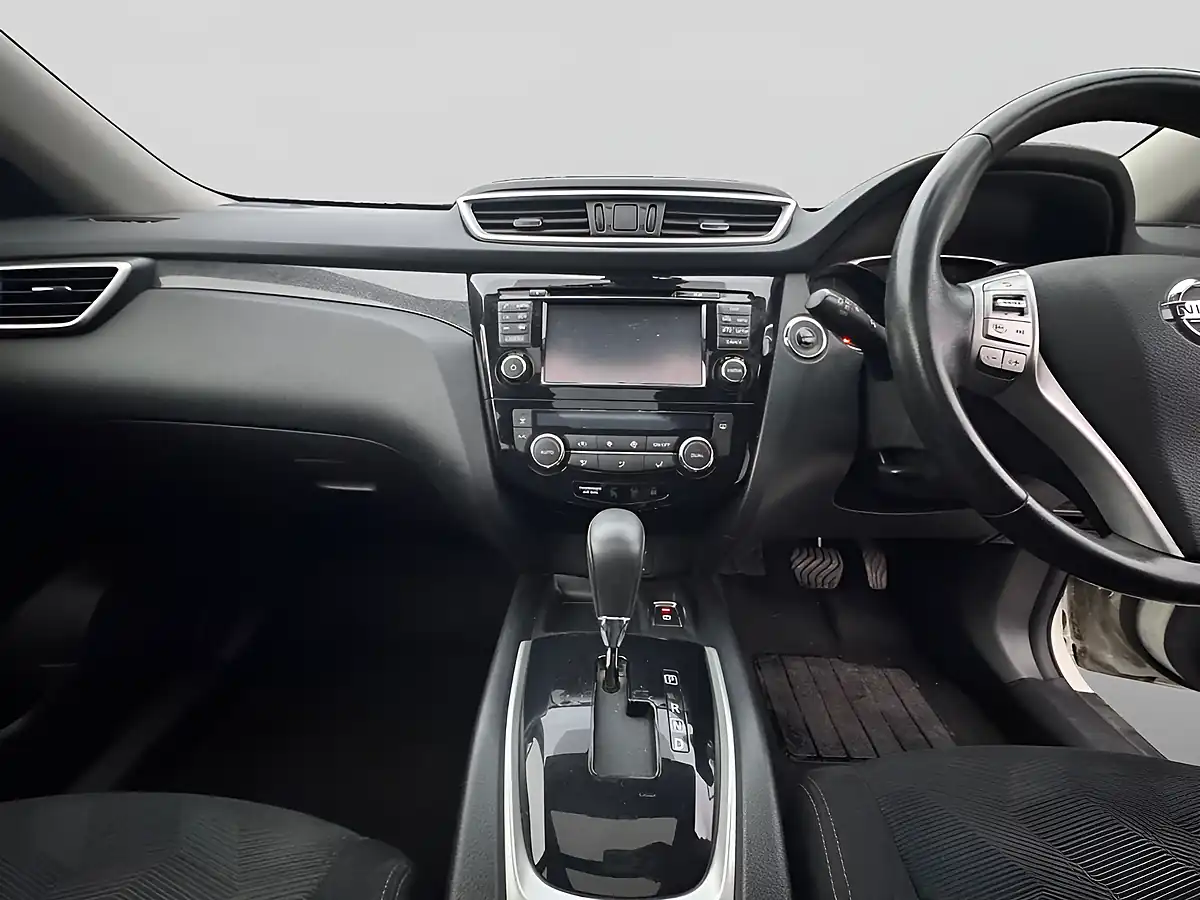 Used 2016 Nissan X-Trail N-Tec White - Interior and Exterior details 12