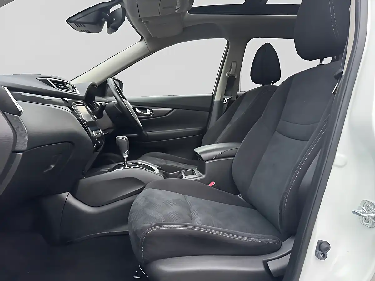 Used 2016 Nissan X-Trail N-Tec White - Interior and Exterior details 15