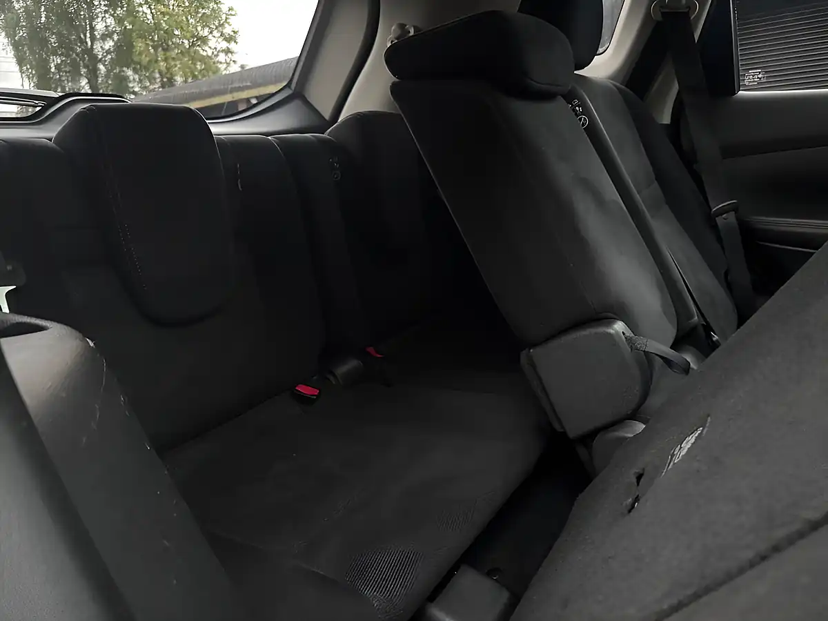 Used 2016 Nissan X-Trail N-Tec White - Interior and Exterior details 16
