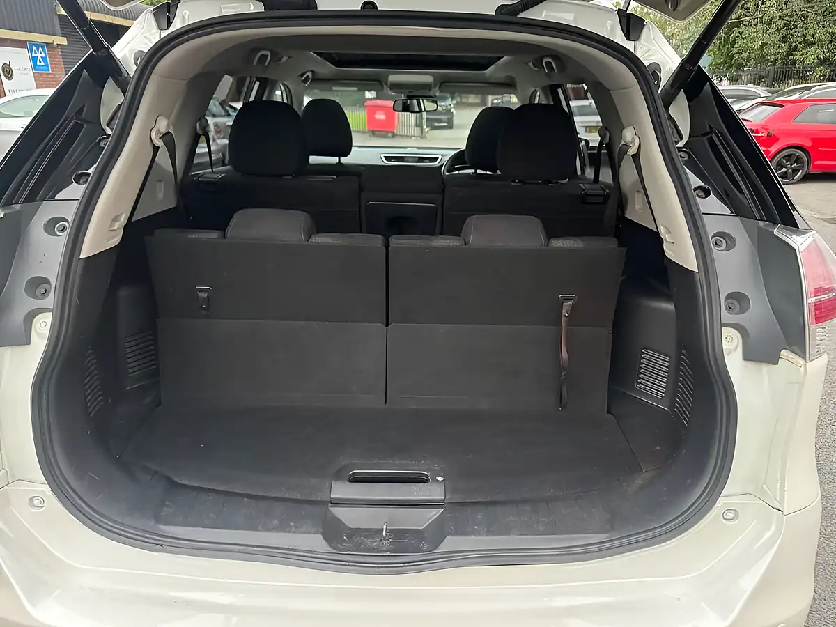 Used 2016 Nissan X-Trail N-Tec White - Interior and Exterior details 17